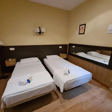 Hostal Oporto-2